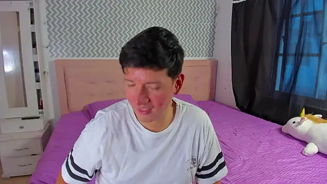 ZoeandEthan online show from 01-17-26, 08:56