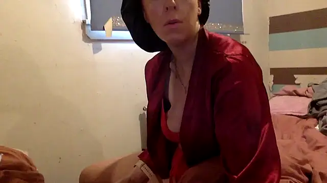 Snapshot of Bellababexox_ chatting on 09-14-25, 04:28 Bellababexox online show from 09-14-25, 04:28