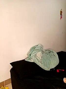 Liahdiaz  online show from 10-07-25, 12:35