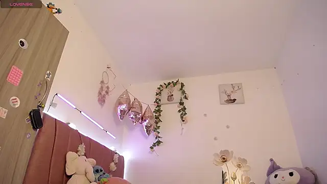 Liahdiaz  online show from 04-01-26, 01:52