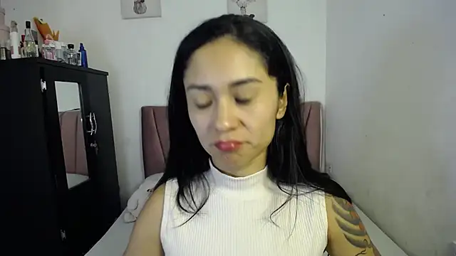 Liahdiaz  online show from 07-06-26, 01:30