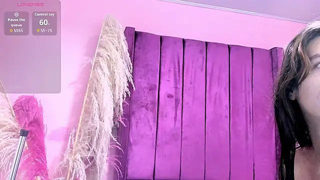 Rihanna hotx online show from 09-12-25, 05:07