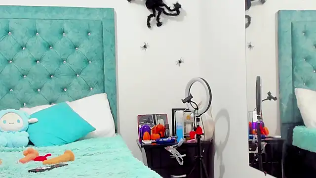 Rihanna hotx online show from 10-15-25, 03:06