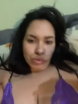 Snapshot of Vixxen_99 chatting on 11-17-25, 04:18 Vixxen 99 online show from 11-17-25, 04:18