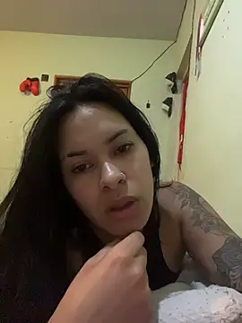 Snapshot of Vixxen_99 chatting on 11-24-25, 02:44 Vixxen 99 online show from 11-24-25, 02:44