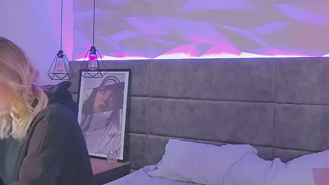 CaitlinSugar online show from 03-09-26, 04:38