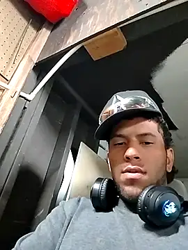 Snapshot of tukica56 chatting on 11-01-25, 03:47 tukica56 online show from 11-01-25, 03:47