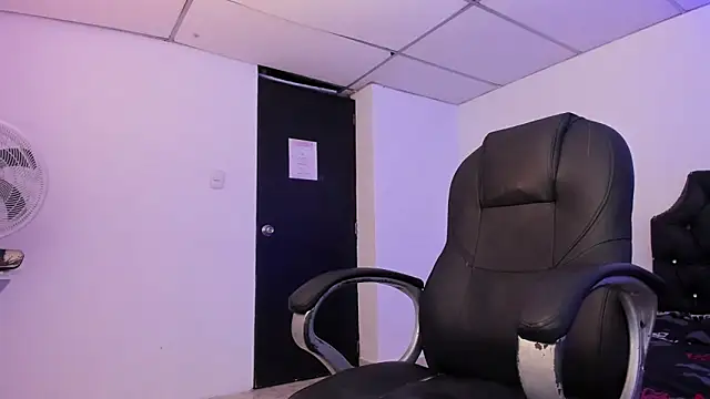 Jeremyy Boy online show from 10-17-25, 03:31