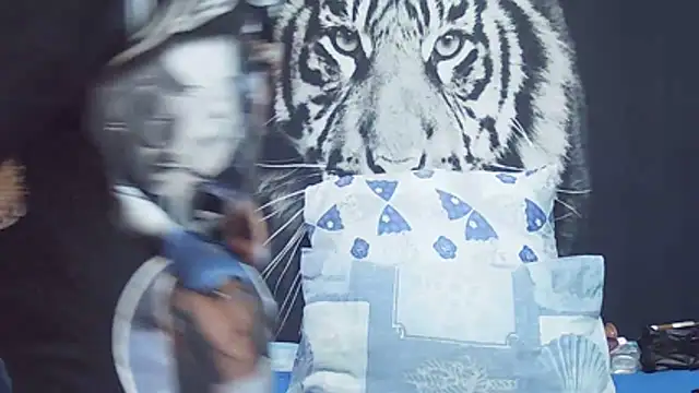 SweetPortableAmber online show from 04-11-26, 10:52