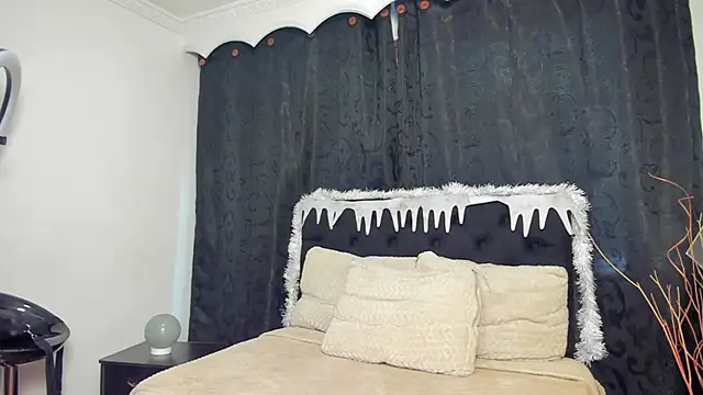 Tiffany Nm online show from 11-28-25, 04:09