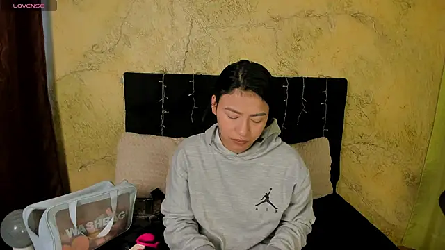Snapshot of Tiffany_Nm chatting on 05-01-26, 01:59 Tiffany Nm online show from 05-01-26, 01:59