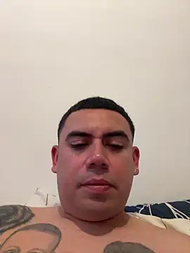 Snapshot of davidxxx099 chatting on 05-27-26, 08:39 davidxxx099 online show from 05-27-26, 08:39