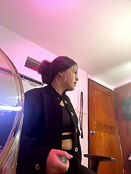 EmilyHarperr online show from 10-22-25, 11:32