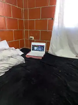 Emma  cumlovee online show from 10-24-25, 09:00