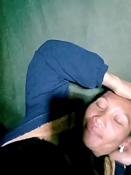 Lisa pusy online show from 12-19-25, 07:21