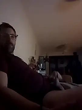 Snapshot of CheekyPolytime chatting on 09-26-25, 10:47 CheekyPolytime online show from 09-26-25, 10:47