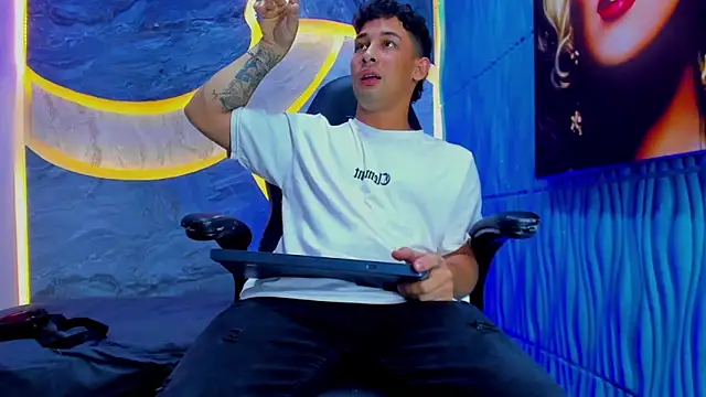 Snapshot of Jeff_Brunno_ chatting on 09-14-25, 05:39 Jeff Brunno online show from 09-14-25, 05:39