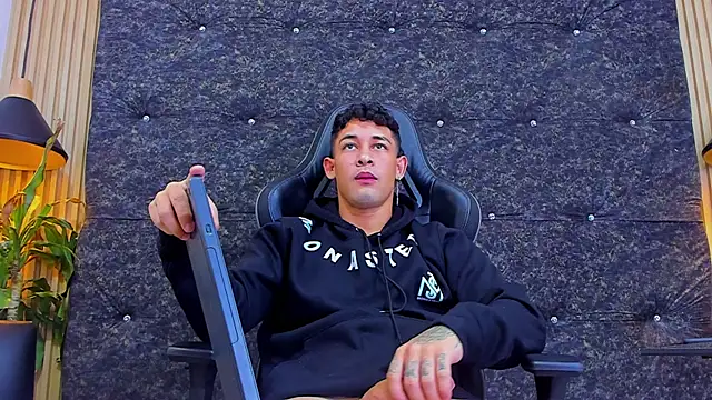 Snapshot of Jeff_Brunno_ chatting on 09-29-25, 06:29 Jeff Brunno online show from 09-29-25, 06:29