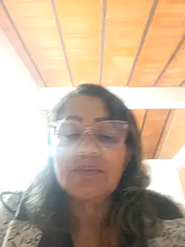 Snapshot of Vickysweeeettt chatting on 04-27-26, 02:09 Vickysweeeettt online show from 04-27-26, 02:09