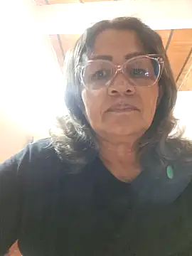 Snapshot of Vickysweeeettt chatting on 05-15-26, 01:56 Vickysweeeettt online show from 05-15-26, 01:56