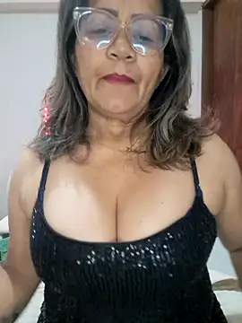 Snapshot of Vickysweeeettt chatting on 05-29-26, 01:03 Vickysweeeettt online show from 05-29-26, 01:03