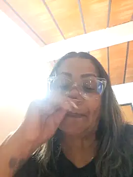 Snapshot of Vickysweeeettt chatting on 06-19-26, 02:05 Vickysweeeettt online show from 06-19-26, 02:05