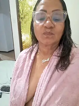 Snapshot of Vickysweeeettt chatting on 08-06-26, 02:24 Vickysweeeettt online show from 08-06-26, 02:24