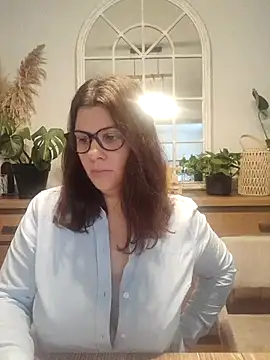 Snapshot of Aambre95Esexy chatting on 10-17-25, 07:11 Aambre95Esexy online show from 10-17-25, 07:11