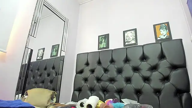 Adrianasex 69x online show from 11-19-25, 05:13