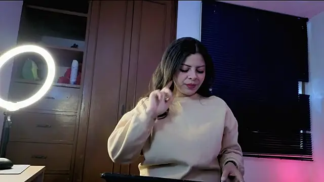 MiaCollinssx online show from 04-20-26, 03:48