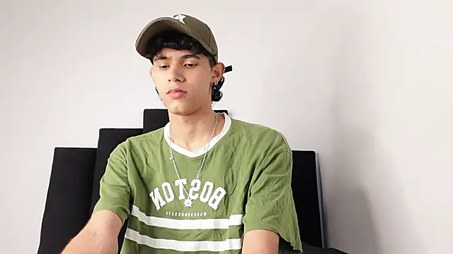 Snapshot of alexmark_ chatting on 09-12-25, 04:51 alexmark online show from 09-12-25, 04:51