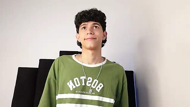 Snapshot of alexmark_ chatting on 09-23-25, 02:09 alexmark online show from 09-23-25, 02:09