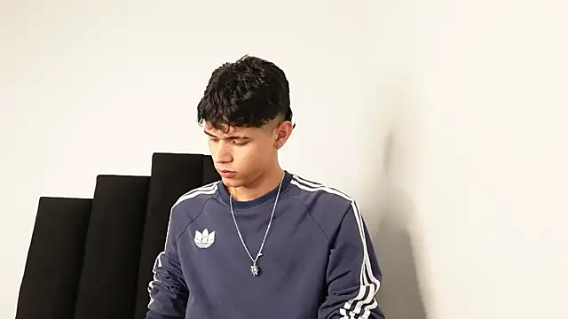 Snapshot of alexmark_ chatting on 09-29-25, 07:30 alexmark online show from 09-29-25, 07:30