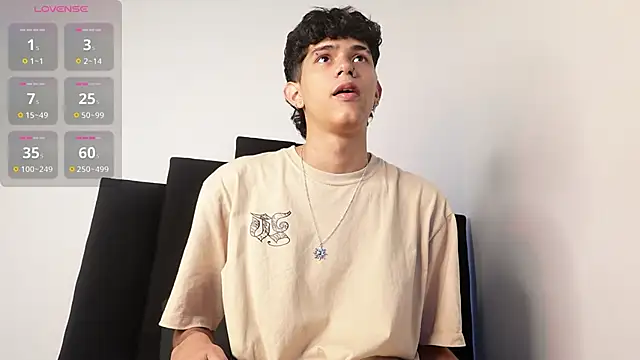 Snapshot of alexmark_ chatting on 12-02-25, 02:23 alexmark online show from 12-02-25, 02:23