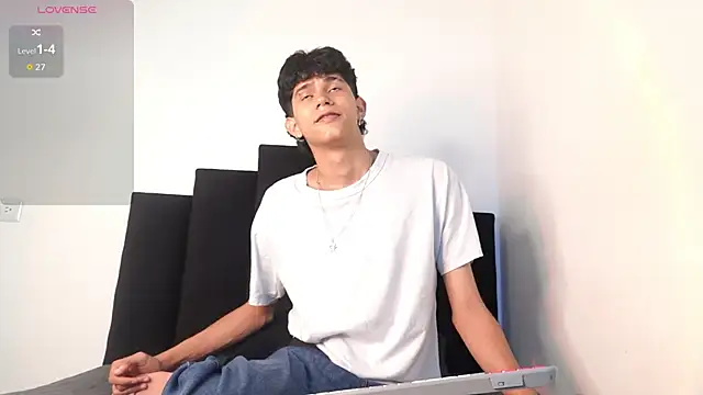 Snapshot of alexmark_ chatting on 12-03-25, 07:12 alexmark online show from 12-03-25, 07:12