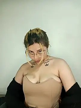 SiennaValera online show from 10-07-25, 06:16