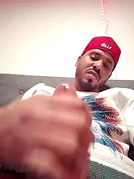 Danypeluche online show from 12-21-25, 03:57