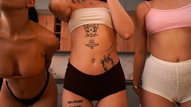 Snapshot of Anny_Molly chatting on 07-02-26, 06:30 Anny Molly online show from 07-02-26, 06:30