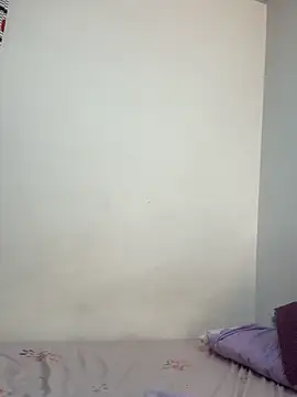 Snapshot of evelyn_1702 chatting on 10-19-25, 06:19 evelyn 1702 online show from 10-19-25, 06:19