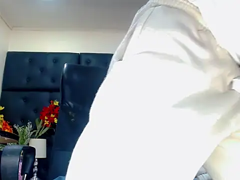 Snapshot of StivBigCock chatting on 09-30-25, 02:05 StivBigCock online show from 09-30-25, 02:05