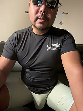 Snapshot of jack_jay0103 chatting on 10-11-25, 12:36 jack jay0103 online show from 10-11-25, 12:36