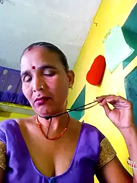 Snapshot of Monika_thakurr chatting on 09-18-25, 08:38 Monika thakurr online show from 09-18-25, 08:38