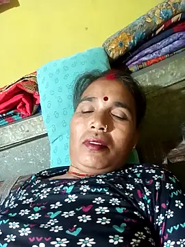 Snapshot of Monika_thakurr chatting on 09-28-25, 10:42 Monika thakurr online show from 09-28-25, 10:42