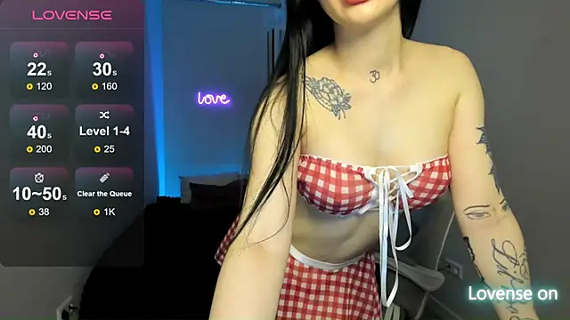 Snapshot of SelinaStorm chatting on 05-04-26, 12:39 SelinaStorm online show from 05-04-26, 12:39