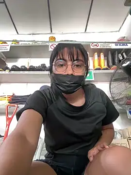 Kyra  Rose online show from 12-19-25, 07:32