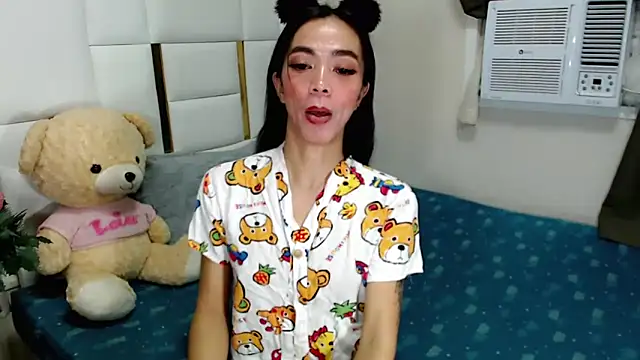 Snapshot of diamondnaked_ chatting on 10-13-25, 07:36 diamondnaked online show from 10-13-25, 07:36