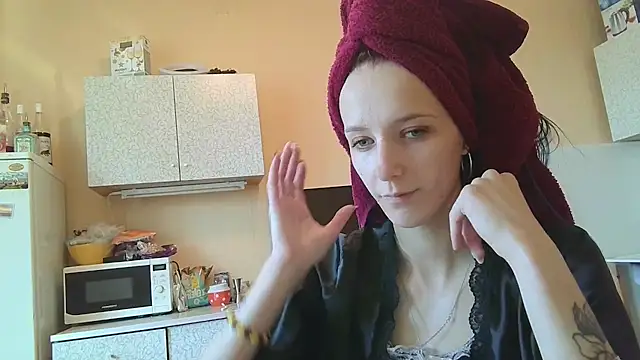 Snapshot of Lucy_Divine chatting on 09-12-25, 09:53 Lucy Divine online show from 09-12-25, 09:53