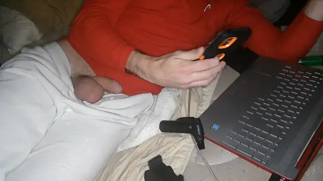 Snapshot of Mac_ThunderDick chatting on 05-04-26, 12:23 Mac ThunderDick online show from 05-04-26, 12:23