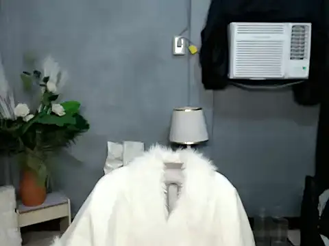 Snapshot of scarlet_enchantress chatting on 09-18-25, 05:04 scarlet enchantress online show from 09-18-25, 05:04