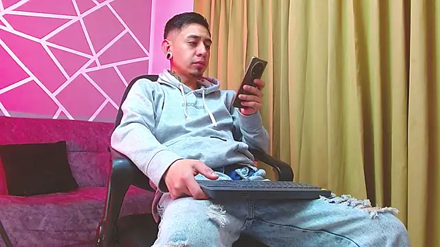 abnerdam01 online show from 09-09-25, 03:50